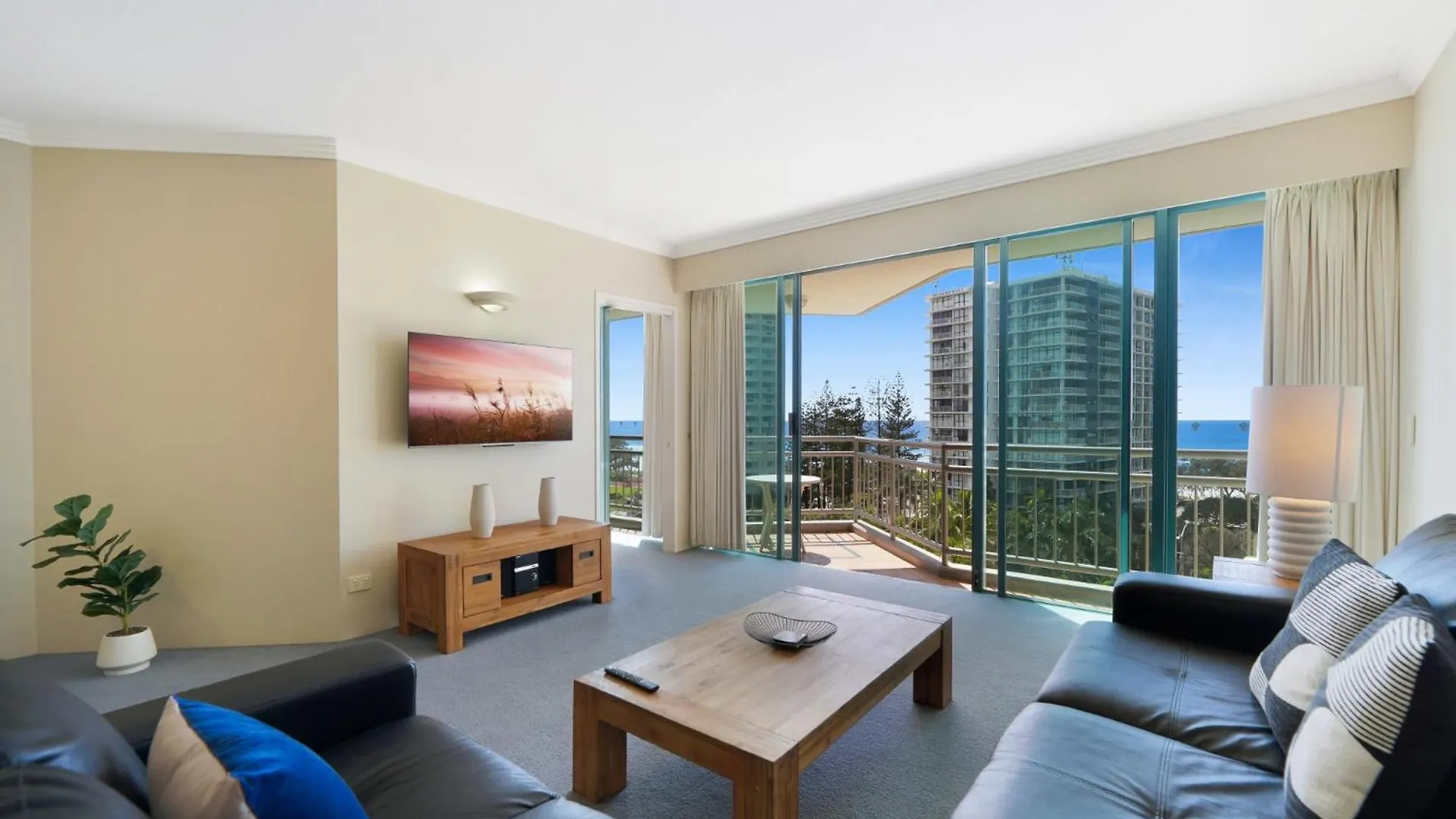 Oceanview 1-Bed With Pools, Spa, Sauna, Gym & Bbq Gold Coast Australia